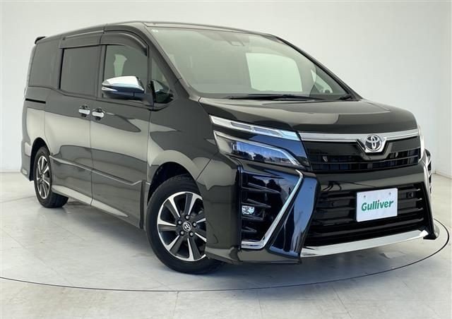 TOYOTA VOXY 2021